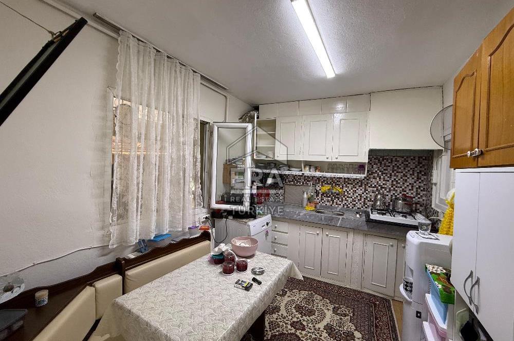 Buca Dicle Mahallesi'nde Satılık 3 Katlı Komple Bina