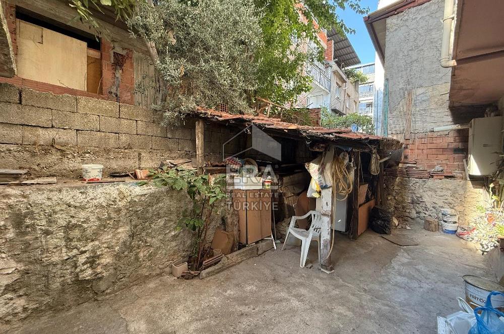 Buca Dicle Mahallesi'nde Satılık 3 Katlı Komple Bina
