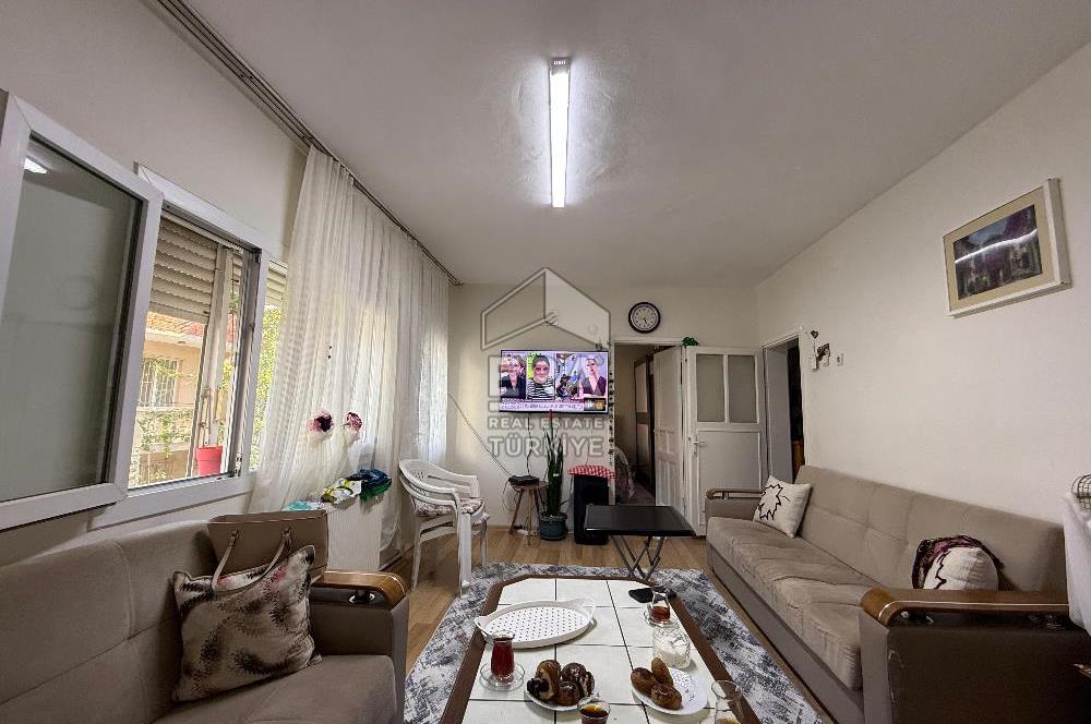 Buca Dicle Mahallesi'nde Satılık 3 Katlı Komple Bina