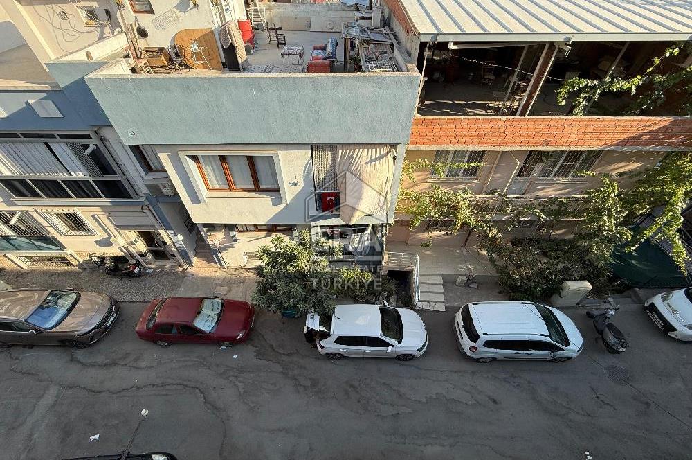 Buca Dicle Mahallesi'nde Satılık 3 Katlı Komple Bina
