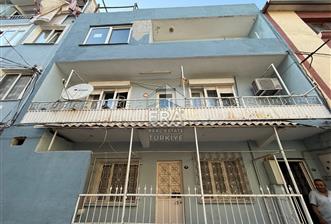 Buca Dicle Mahallesi'nde Satılık 3 Katlı Komple Bina