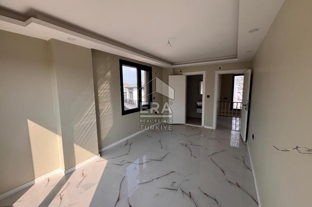 Ayvalık Küçükköy'de 145m2 4+1 havuzlu site içi villa