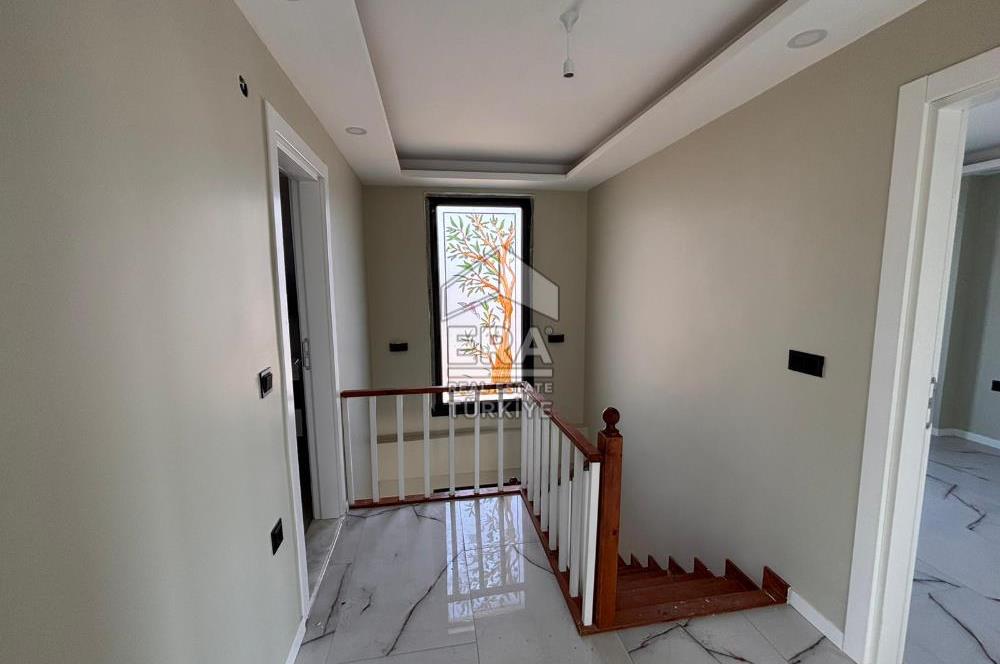 Ayvalık Küçükköy'de 145m2 4+1 havuzlu site içi villa