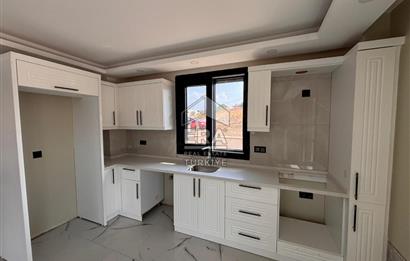Ayvalık Küçükköy'de 145m2 4+1 havuzlu site içi villa