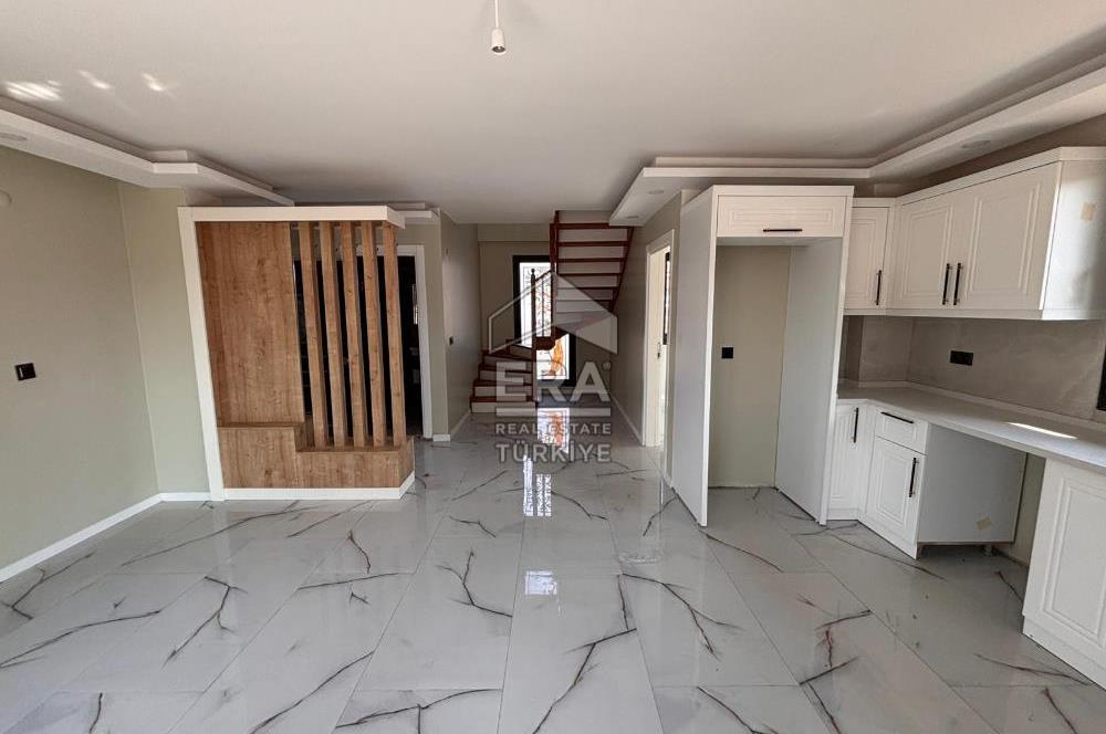 Ayvalık Küçükköy'de 145m2 4+1 havuzlu site içi villa