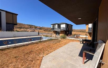 Ayvalık Küçükköy'de 145m2 4+1 havuzlu site içi villa