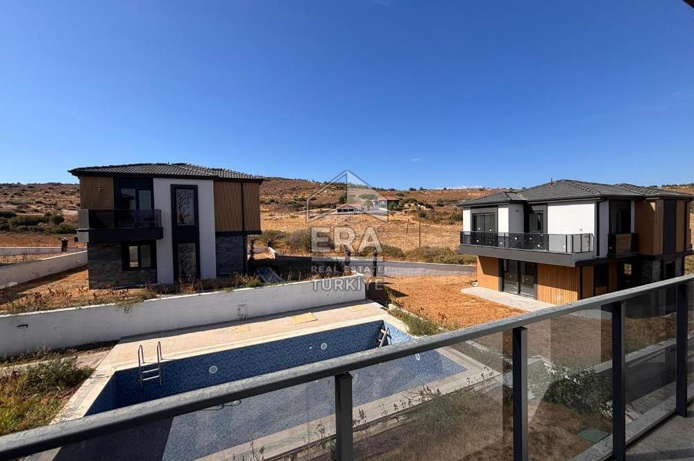 Ayvalık Küçükköy'de 145m2 4+1 havuzlu site içi villa