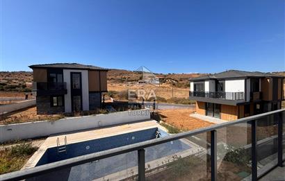 Ayvalık Küçükköy'de 145m2 4+1 havuzlu site içi villa