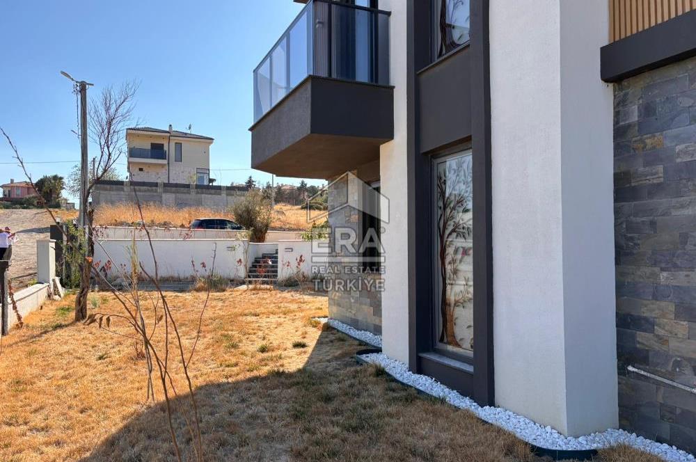 Ayvalık Küçükköy'de 145m2 4+1 havuzlu site içi villa