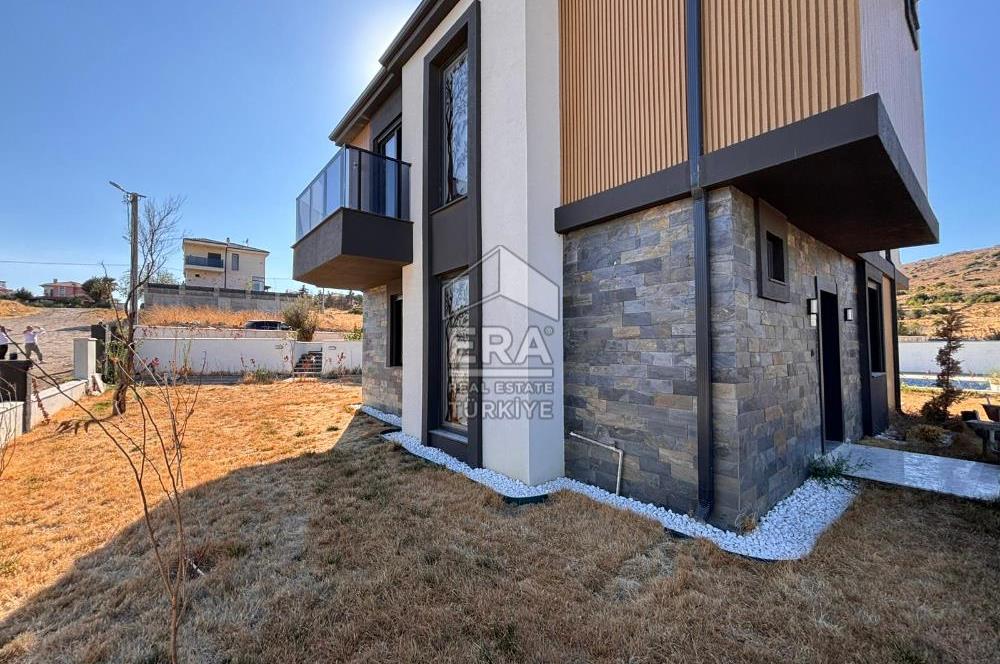 Ayvalık Küçükköy'de 145m2 4+1 havuzlu site içi villa