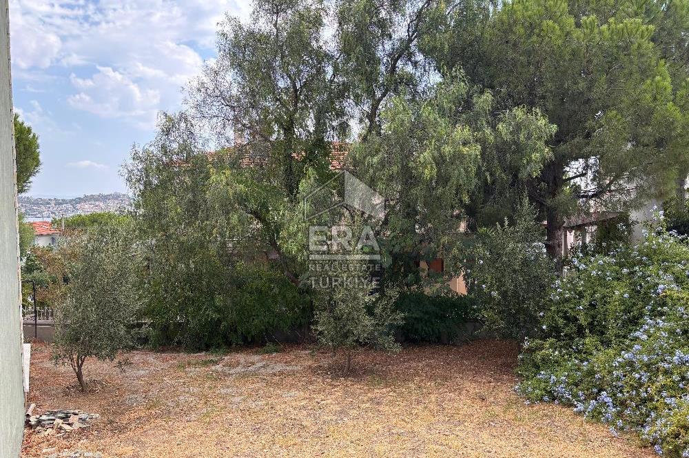 Cunda Yeni Yol Mevkiinde Satılık Deniz Manzaralı Villa Arsası