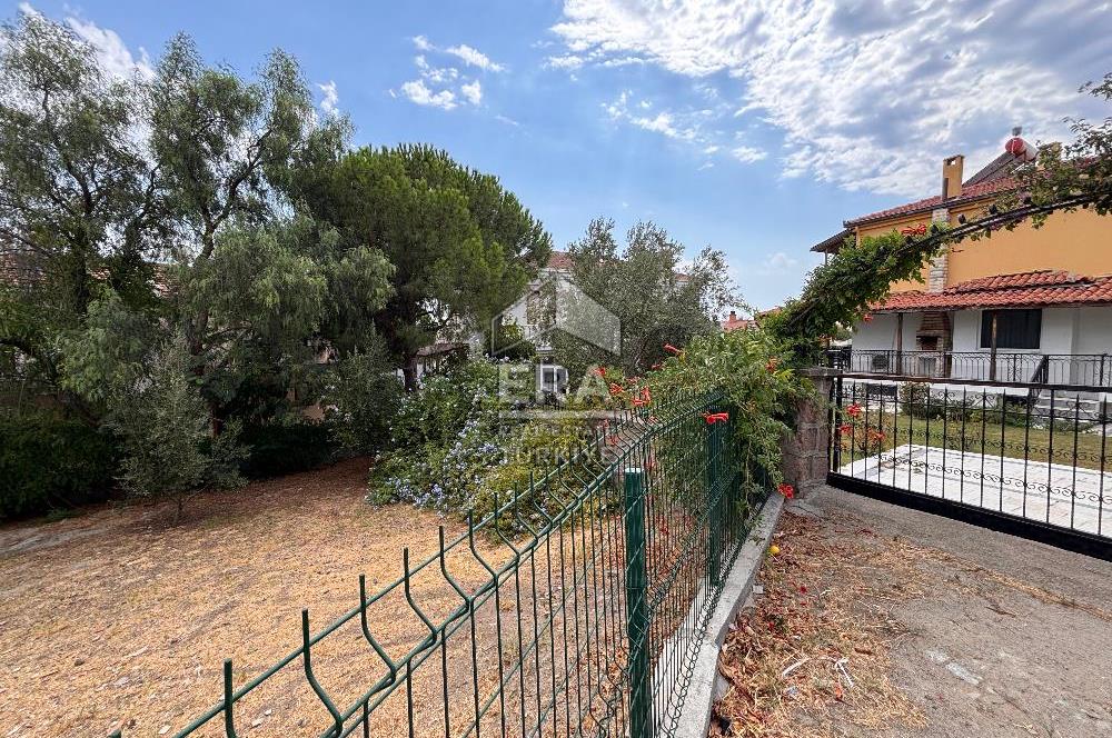 Cunda Yeni Yol Mevkiinde Satılık Deniz Manzaralı Villa Arsası