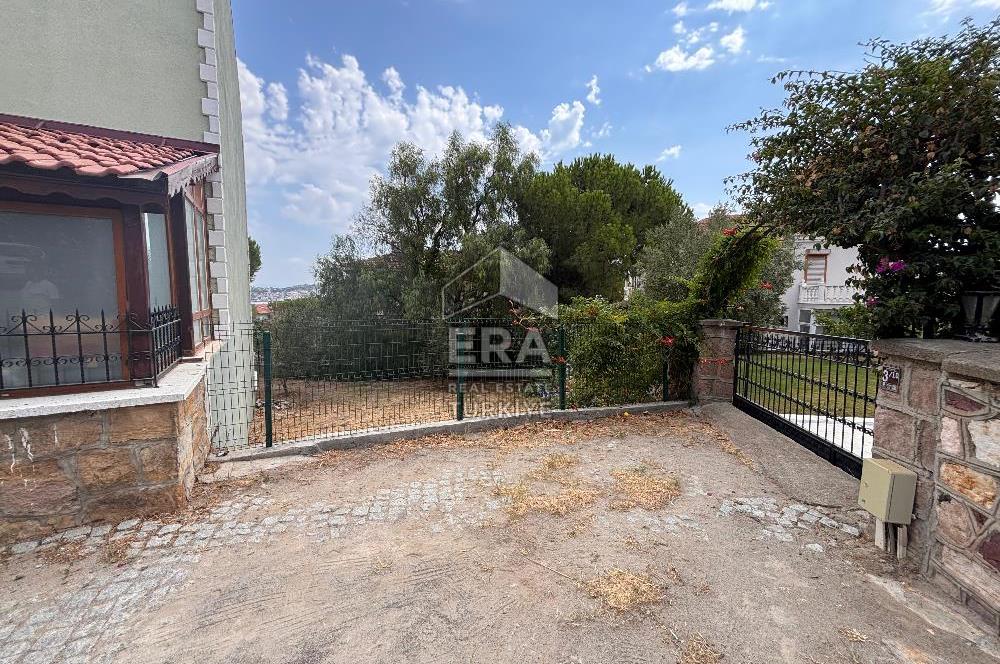 Cunda Yeni Yol Mevkiinde Satılık Deniz Manzaralı Villa Arsası