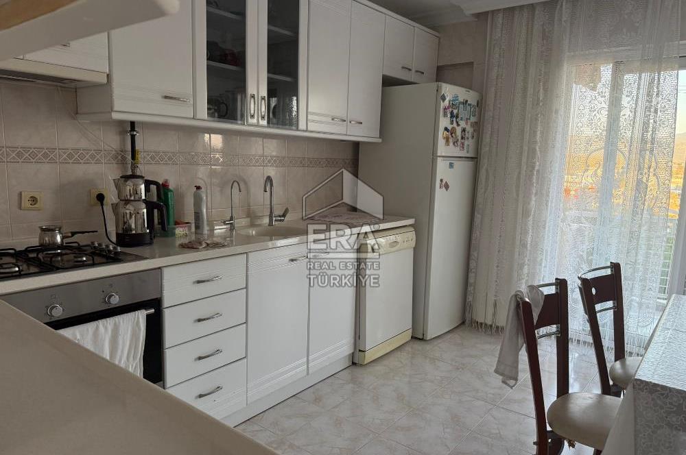 Bornova Evka 3 Öz Seçkinler Sitesinde 3+1 Satılık Daire