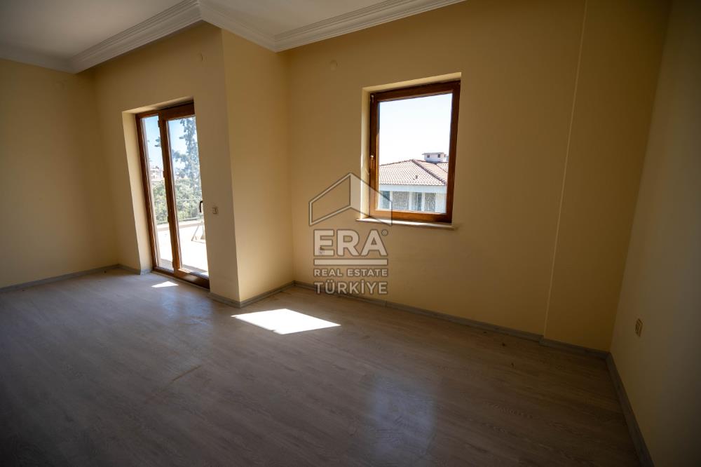 Datça Merkezde Satılık Deniz Gören 3.5+1Tripleks 180m2 Müstakil Ev