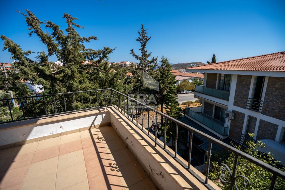 Datça Merkezde Satılık Deniz Gören 3.5+1Tripleks 180m2 Müstakil Ev