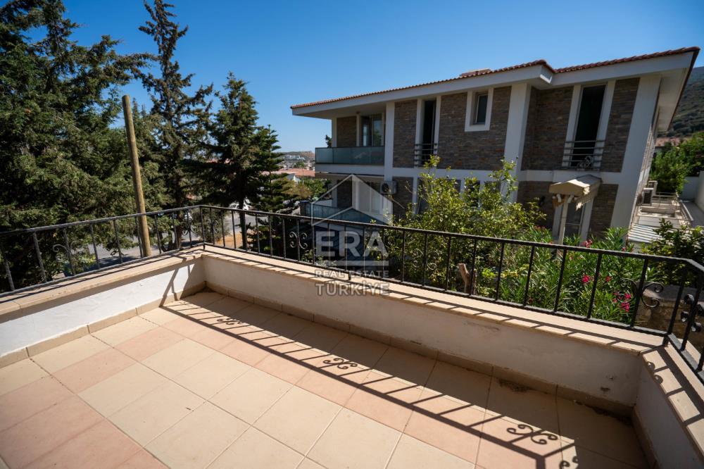 Datça Merkezde Satılık Deniz Gören 3.5+1Tripleks 180m2 Müstakil Ev