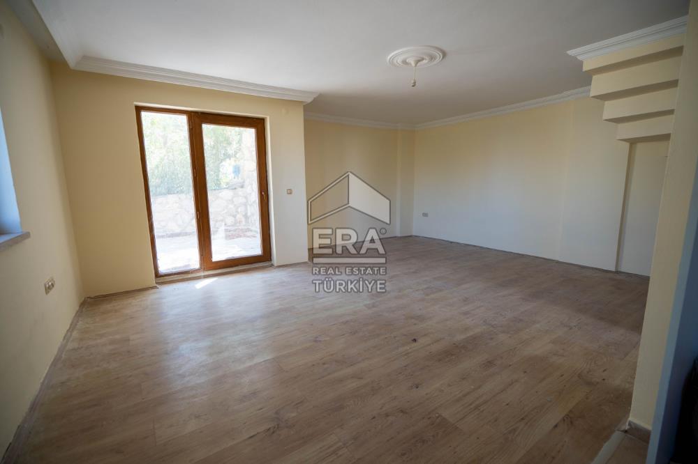 Datça Merkezde Satılık Deniz Gören 3.5+1Tripleks 180m2 Müstakil Ev