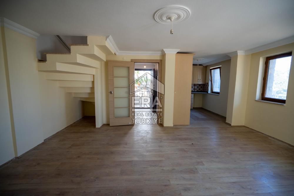 Datça Merkezde Satılık Deniz Gören 3.5+1Tripleks 180m2 Müstakil Ev