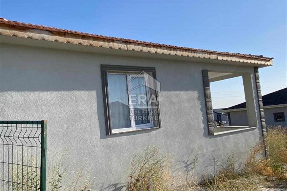 300 m² Bahçeli, 75 m² Kullanıma Hazır 1+1 Ev Gicik Bölgesi