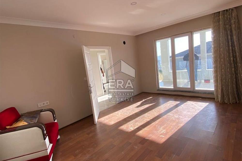 300 m² Bahçeli, 75 m² Kullanıma Hazır 1+1 Ev Gicik Bölgesi