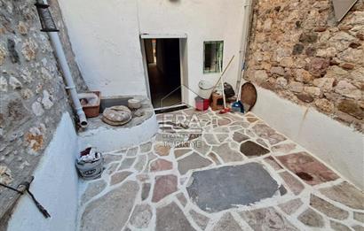 ERA ANGEL'DAN Ayvalık Merkezde, Denize 350 m Bahçeli Kiralık Rum Evi