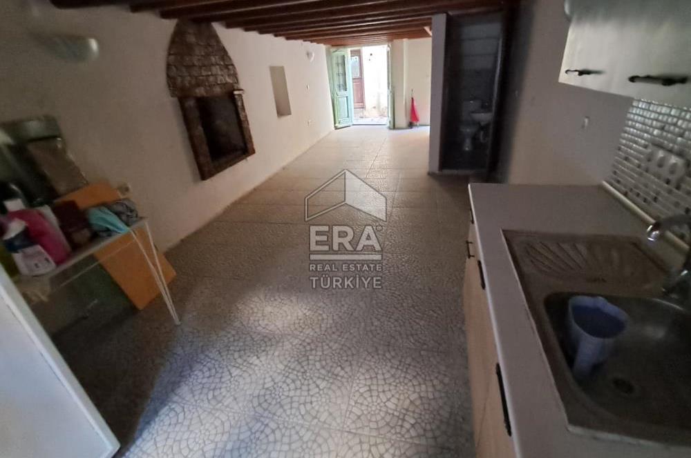 ERA ANGEL'DAN Ayvalık Merkezde, Denize 350 m Bahçeli Kiralık Rum Evi