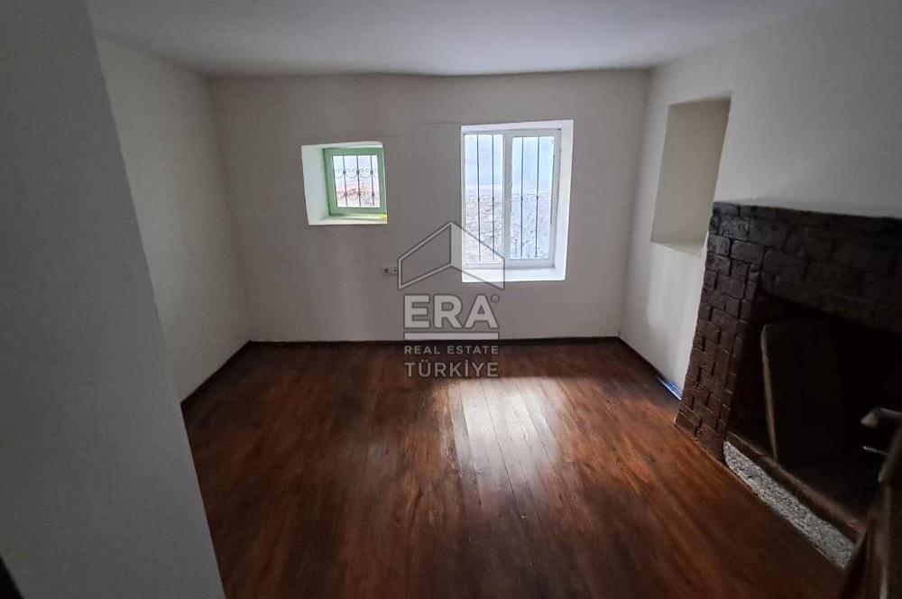 ERA ANGEL'DAN Ayvalık Merkezde, Denize 350 m Bahçeli Kiralık Rum Evi