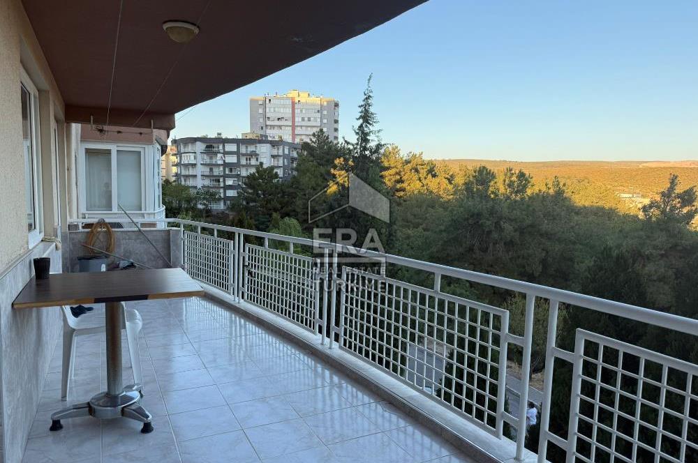 Bornova Evka 3 Öz Seçkinler Sitesinde 3+1 Satılık Daire