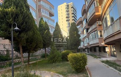 Bornova Evka 3 Öz Seçkinler Sitesinde 3+1 Satılık Daire