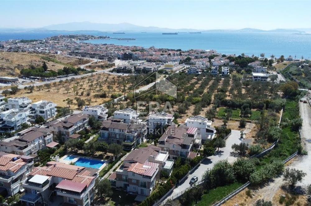 ERA Angel'dan Çandarlı'da Havuzlu Sitede Çatı Dubleks Daire
