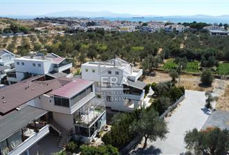 ERA Angel'dan Çandarlı'da Havuzlu Sitede Çatı Dubleks Daire