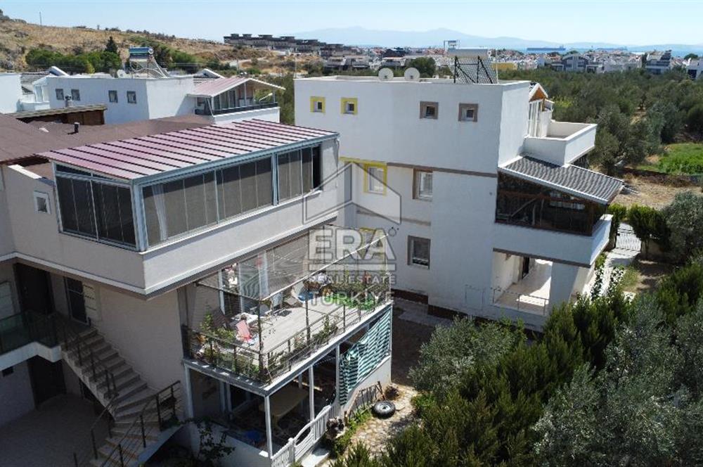 ERA Angel'dan Çandarlı'da Havuzlu Sitede Çatı Dubleks Daire