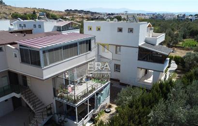 ERA Angel'dan Çandarlı'da Havuzlu Sitede Çatı Dubleks Daire