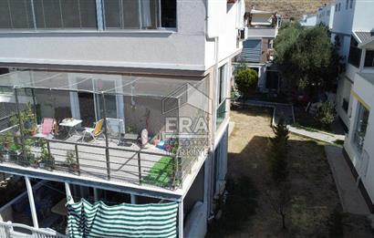 ERA Angel'dan Çandarlı'da Havuzlu Sitede Çatı Dubleks Daire