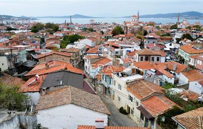 ERA Angel'dan Ayvalık Merkezde 4+2 Geniş Bahçeli Müstakil