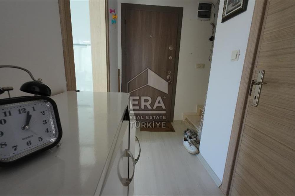 ERA Angel'dan Çandarlı'da Havuzlu Sitede Çatı Dubleks Daire