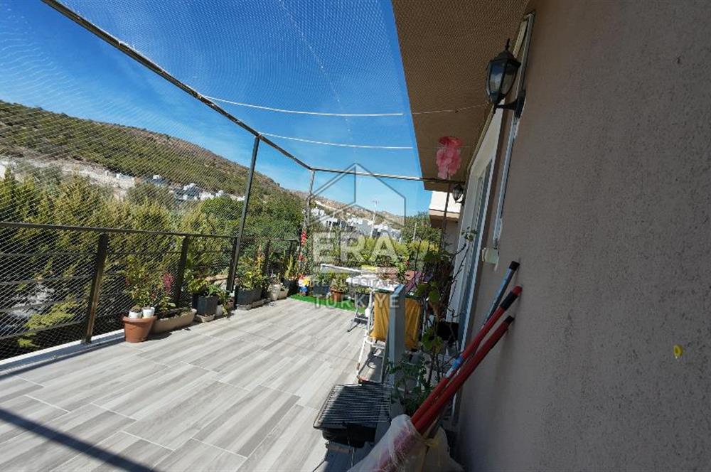 ERA Angel'dan Çandarlı'da Havuzlu Sitede Çatı Dubleks Daire