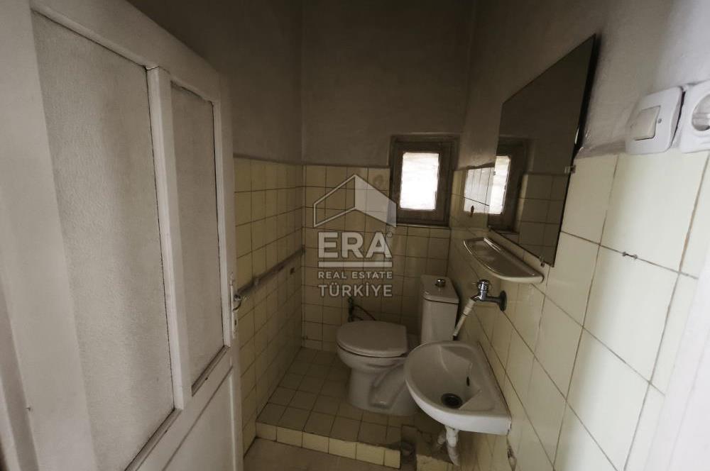 FATİH'TE DENİZ MANZARALI TERASLI ÇATI KATI KİRALIK DAİRE