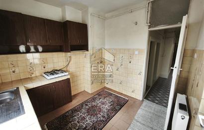 FATİH'TE DENİZ MANZARALI TERASLI ÇATI KATI KİRALIK DAİRE