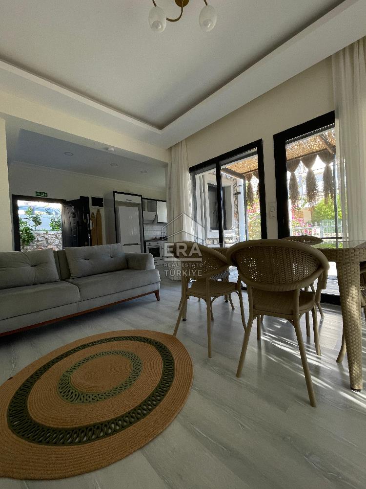 Datça Merkezde Kiralık 2+1 Deniz Manzaralı 85 m2 İkiz Villa