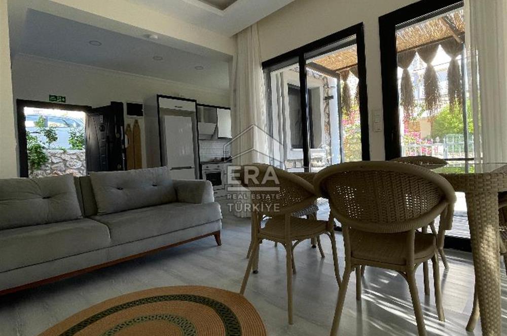 Datça Merkezde Kiralık 2+1 Deniz Manzaralı 85 m2 İkiz Villa