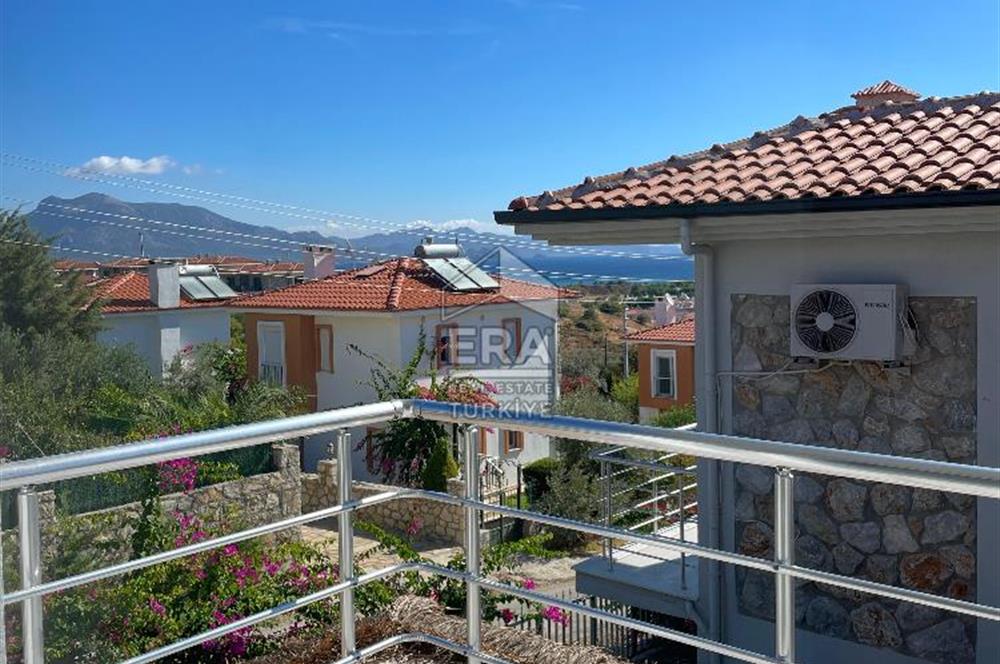 Datça Merkezde Kiralık 2+1 Deniz Manzaralı 85 m2 İkiz Villa