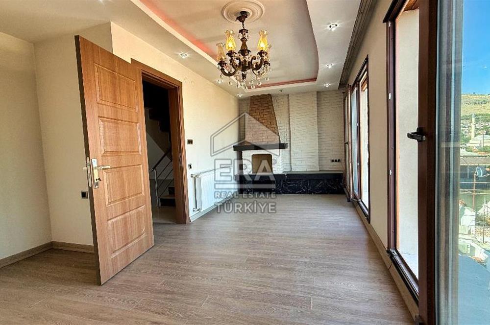 ERA Angel'dan Bergama Gazipaşa Mahallesinde 4+2 Müstakil