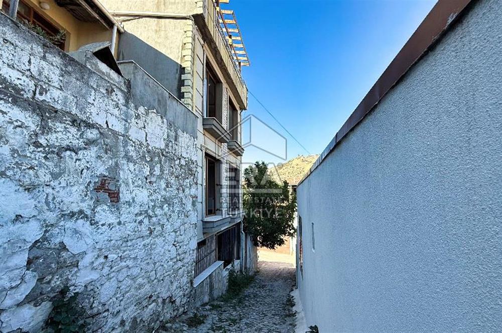 ERA Angel'dan Bergama Gazipaşa Mahallesinde 4+2 Müstakil