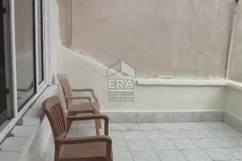 FATİH'TE DENİZ MANZARALI TERASLI ÇATI KATI KİRALIK DAİRE