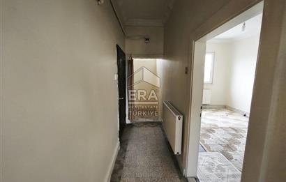 FATİH'TE DENİZ MANZARALI TERASLI ÇATI KATI KİRALIK DAİRE