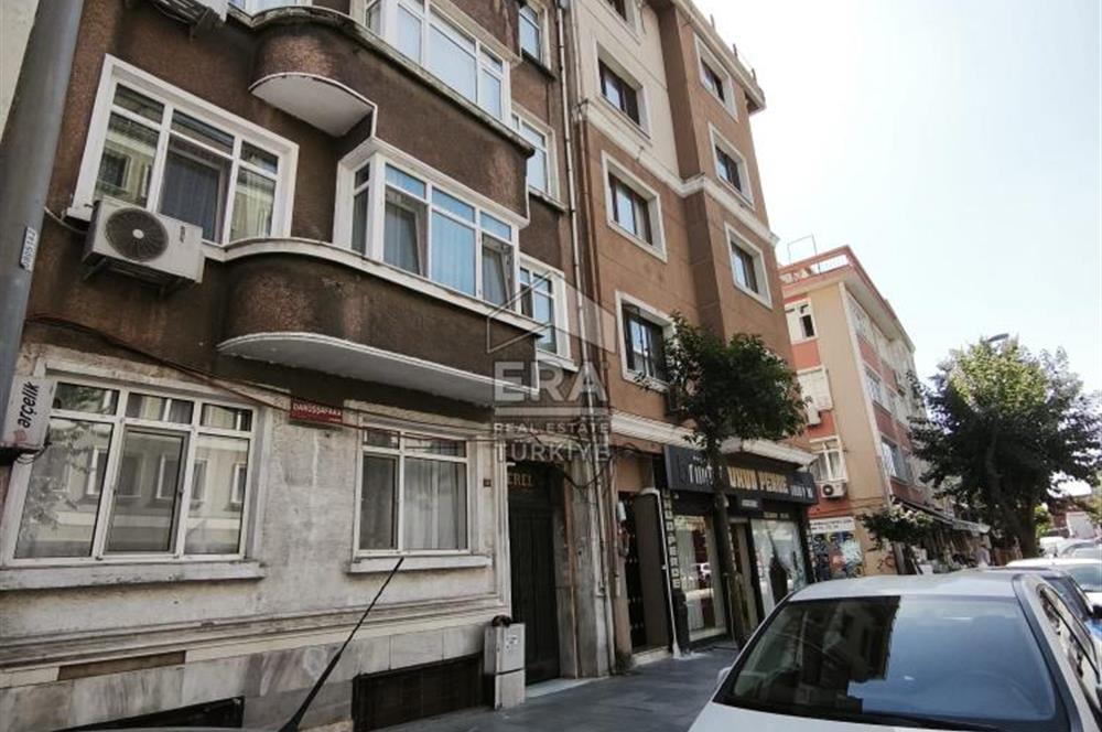 FATİH'TE DENİZ MANZARALI TERASLI ÇATI KATI KİRALIK DAİRE