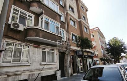FATİH'TE DENİZ MANZARALI TERASLI ÇATI KATI KİRALIK DAİRE