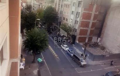 FATİH'TE DENİZ MANZARALI TERASLI ÇATI KATI KİRALIK DAİRE
